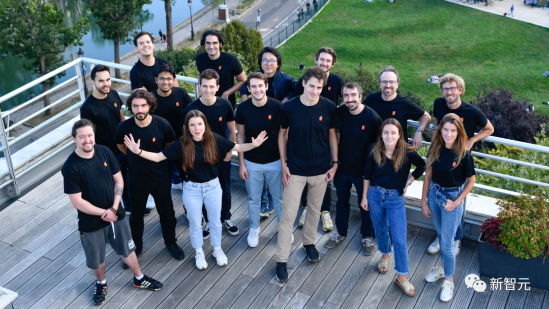 8x7B开源MoE击败Llama 2逼近GPT-4！欧版OpenAI震惊AI界，22人公司半年估值20亿