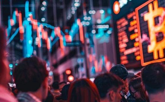 乘着加密货币浪潮:投资者能否安全地面对欣欣向荣的市场状况? 乘着加密货币浪潮:投资者能否安全地面对欣欣向荣的市场状况?