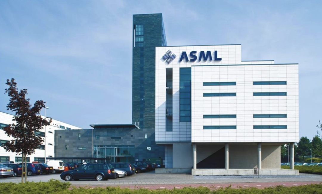 突然下滑！全球光刻机巨头，一夜跌没1968亿