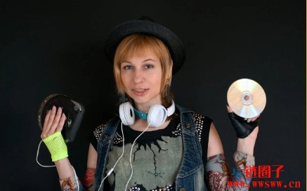 这首 90 年代畅销日文单曲预测了 2025 年的 AI 未来?